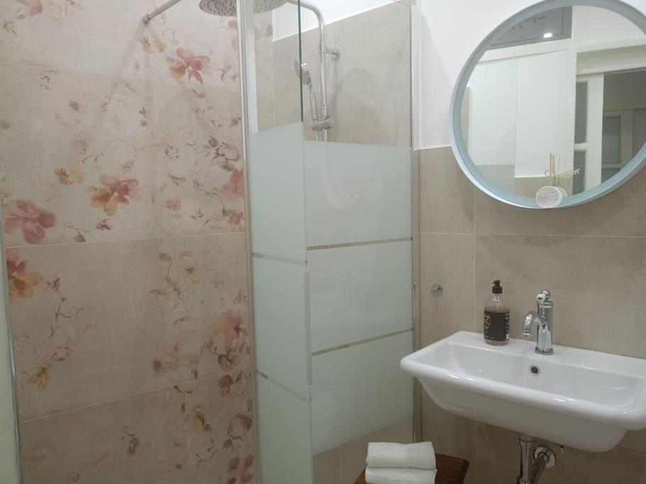 La Casa Di Madhu Apartment Catania Bagian luar foto