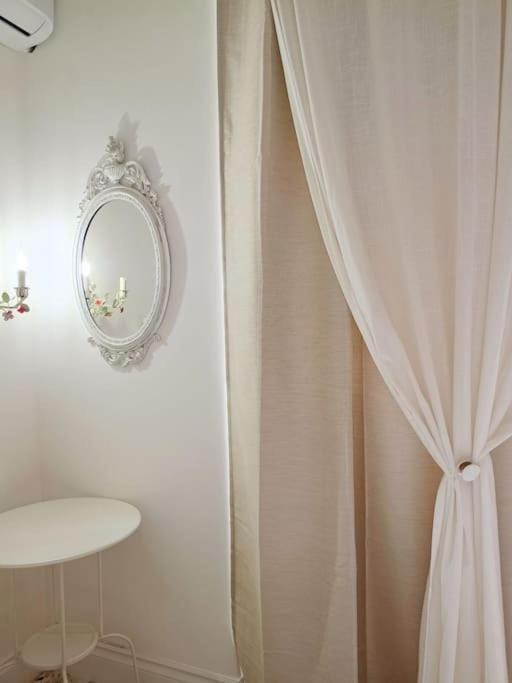 La Casa Di Madhu Apartment Catania Bagian luar foto